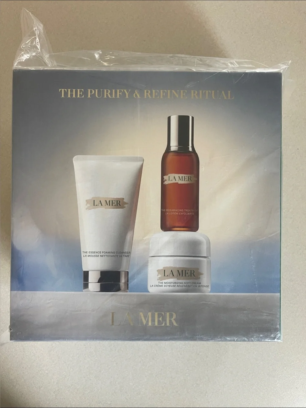 La Mer Skincare Set in White & Amber